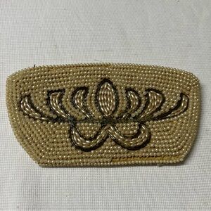 Vintage flawed gem clutch